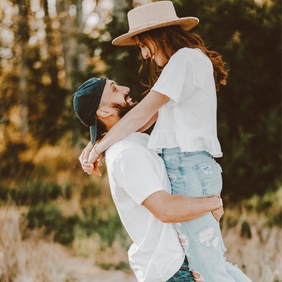 HELLO, I’m Angela! 🌻 - Picture 7 of 12